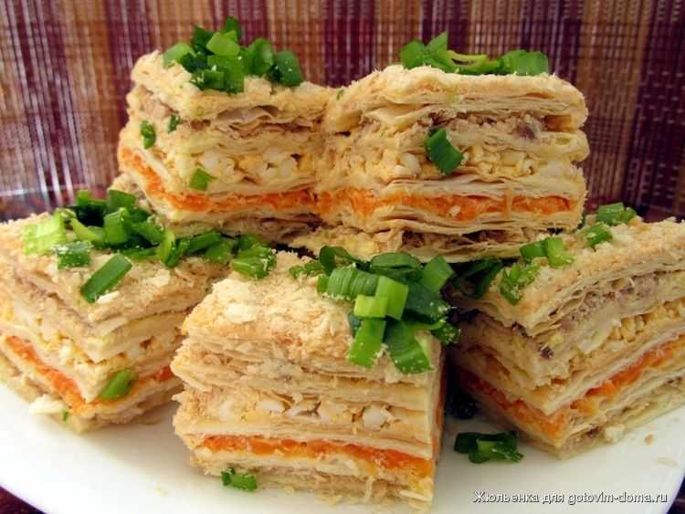 Салат наполеон из коржей с разными начинками: лучшие рецепты. закусочный торт наполеон: начинки: много рецептов торт салат из слоеного теста с курицей