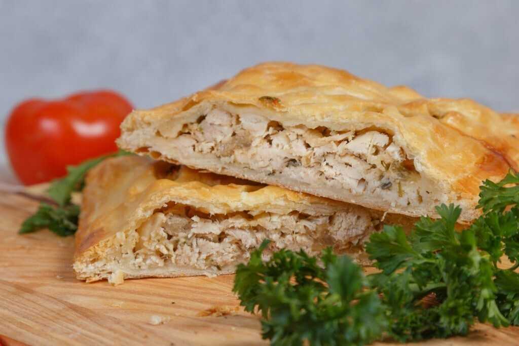 Курник из слоеного теста на праздничном столе: добавь курицу и картошку! как приготовить курник с курицей и картошкой из слоеного теста