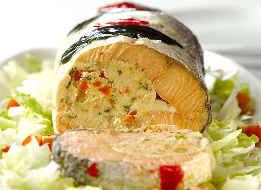 Скумбрия с рисом и овощами в духовке пошаговый рецепт