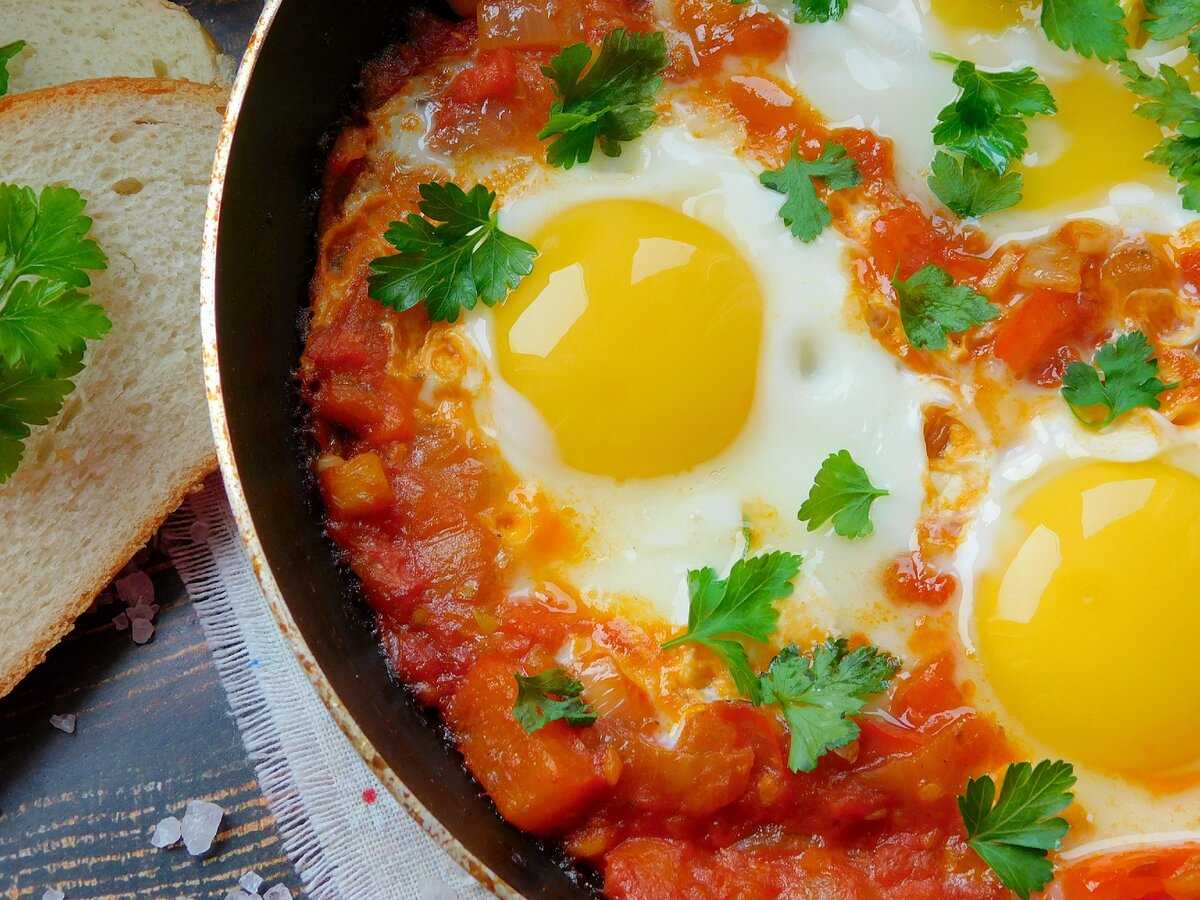 Шакшука, или израильская яичница с овощами. пошаговый рецепт с фото — ботаничка
