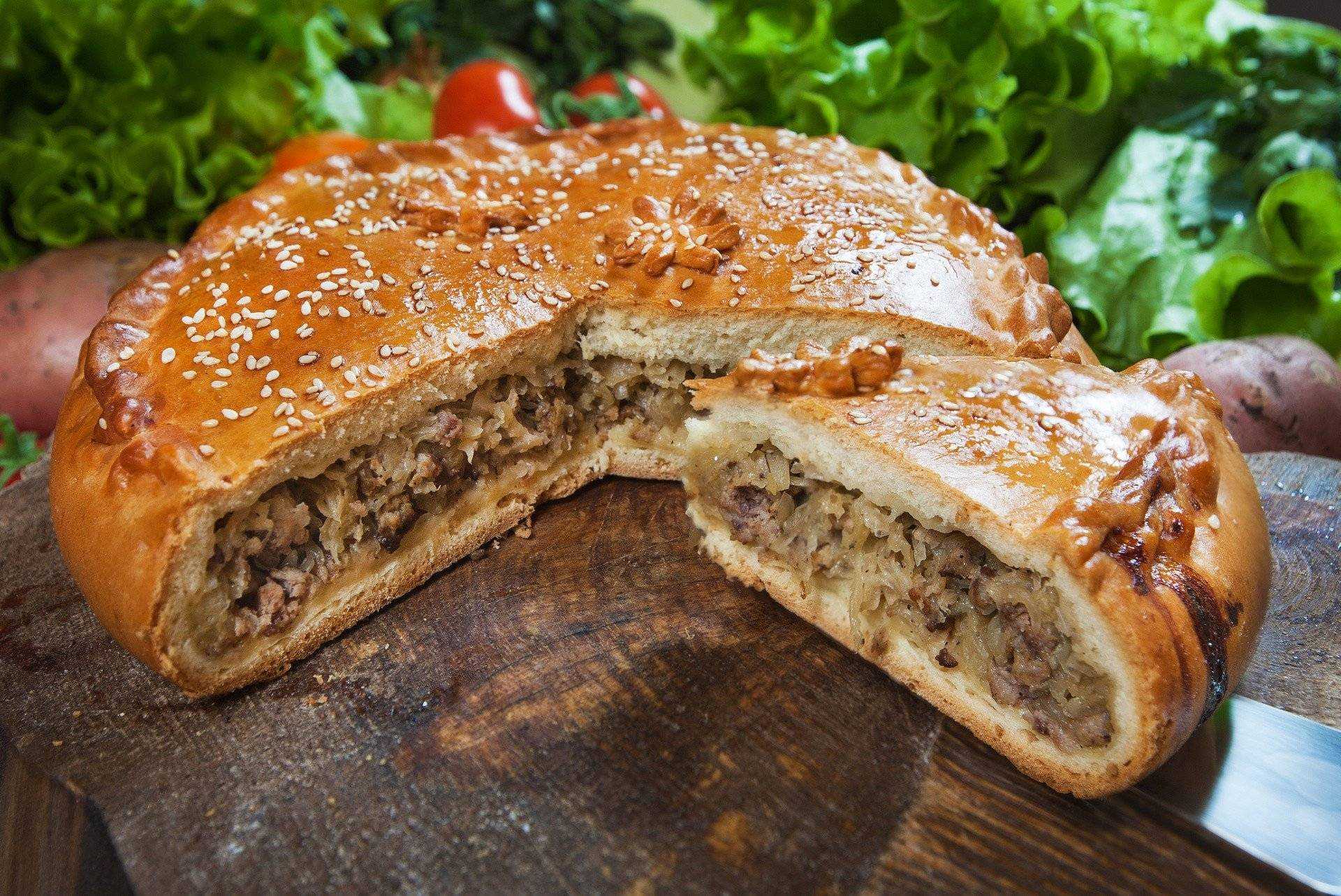 Пирог из слоеного теста: 15 вкусных рецептов приготовления
