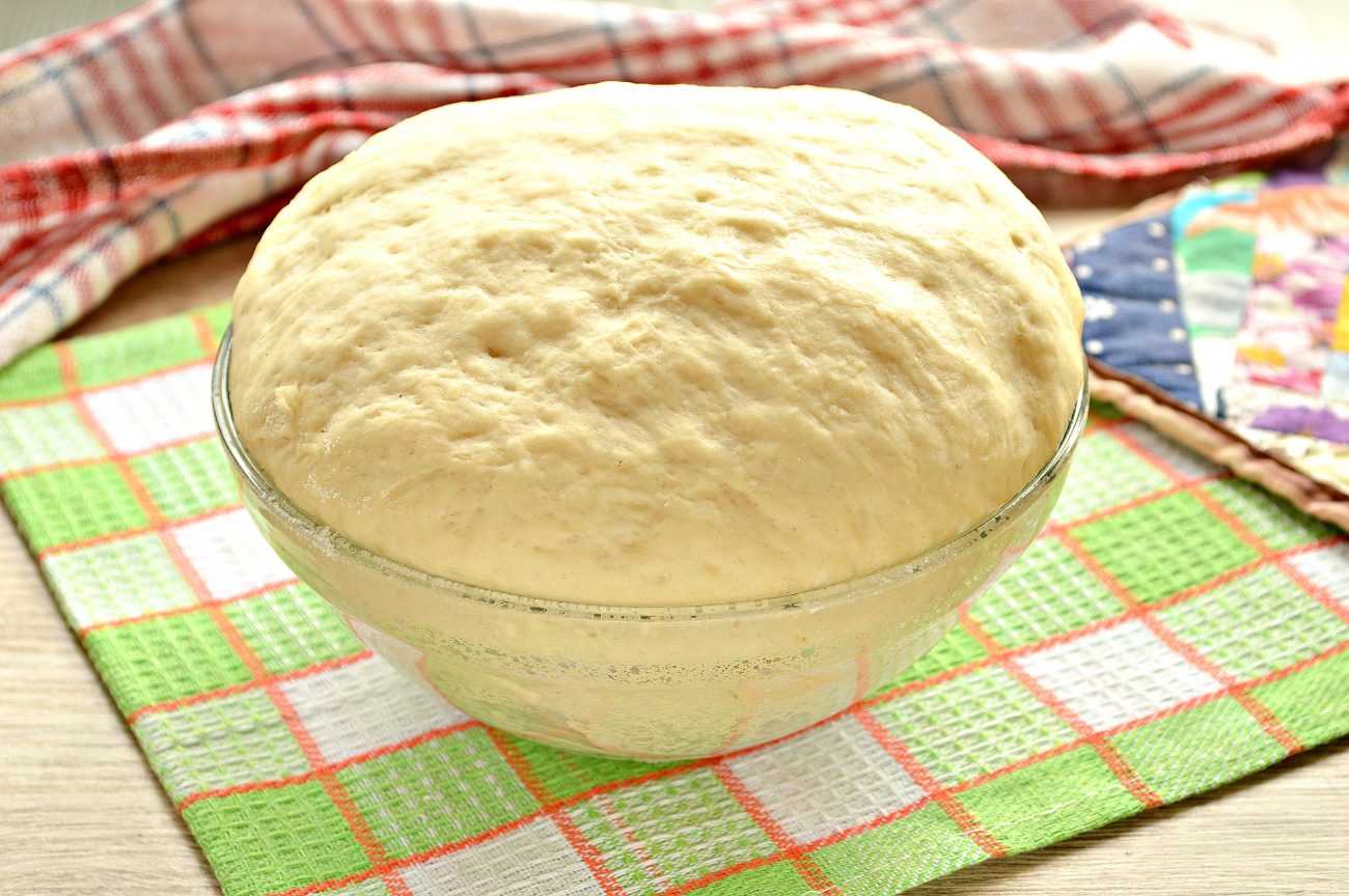 Дрожжевое тесто для пирожков в духовке — простое и вкусное