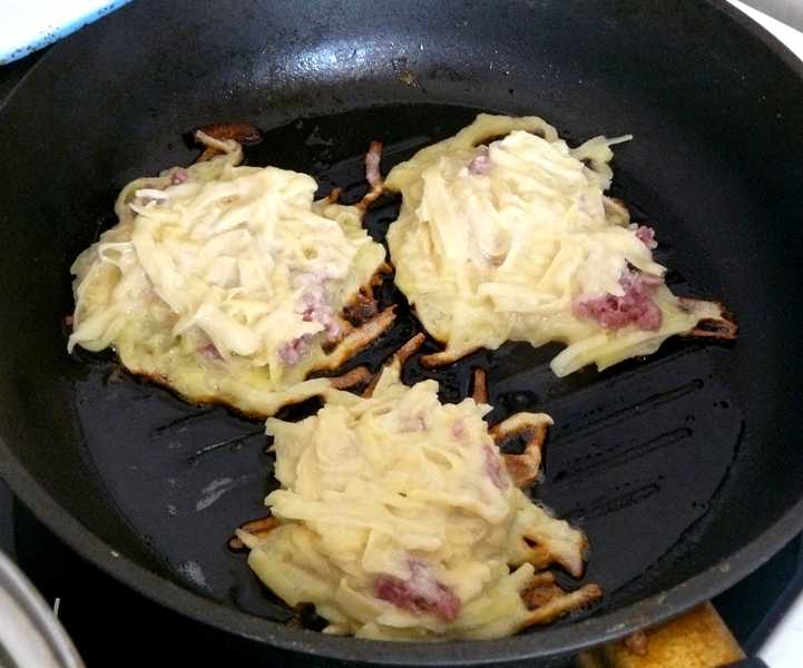Драники картофельные с фаршем на сковороде рецепт с фото пошагово и видео
драники с фаршем — вкусные рецепты на сковороде и в духовке. готовим с картофелем, мясом, сыром. драники с фаршем рецепт с фото пошагово