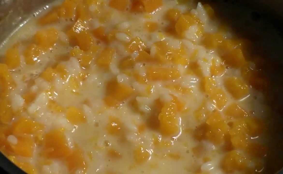 Молочная рисовая каша с тыквой - 10 пошаговых фото в рецепте