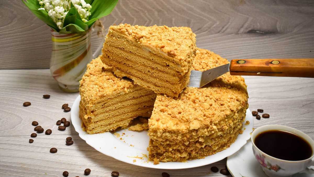 Торт "медовик" со сметанным кремом – классические пошаговые рецепты