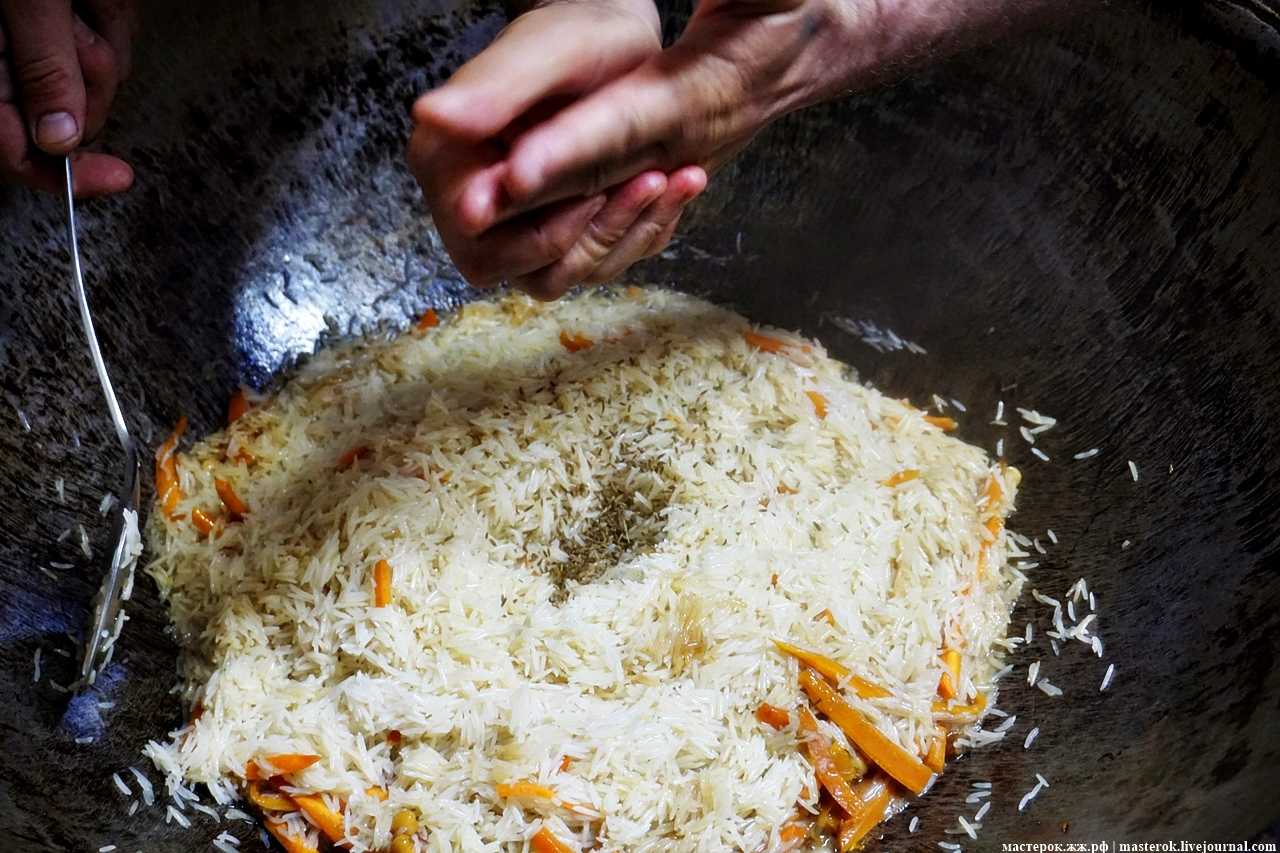 Плов в духовке со свининой