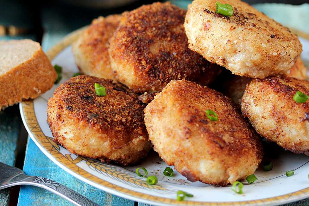 Рыбные котлеты из трески - очень вкусно (10 простых рецептов с фото и видео)