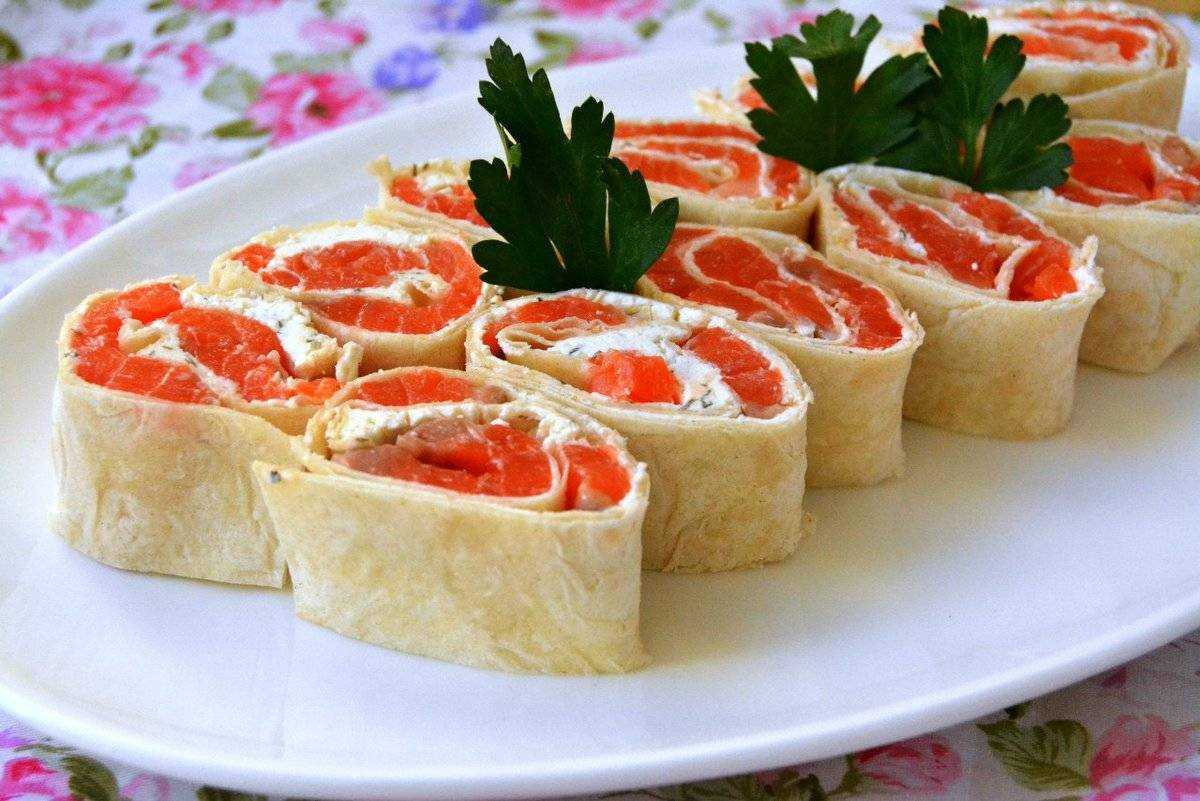 20 очень вкусных рулетов из лаваша с красной рыбой