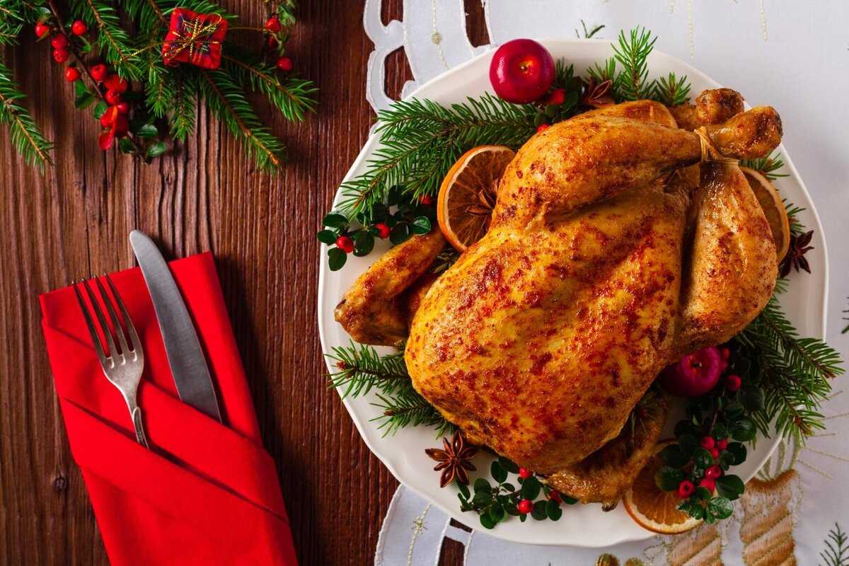 Мягкая и сочная утка с яблоками, запеченная в духовке