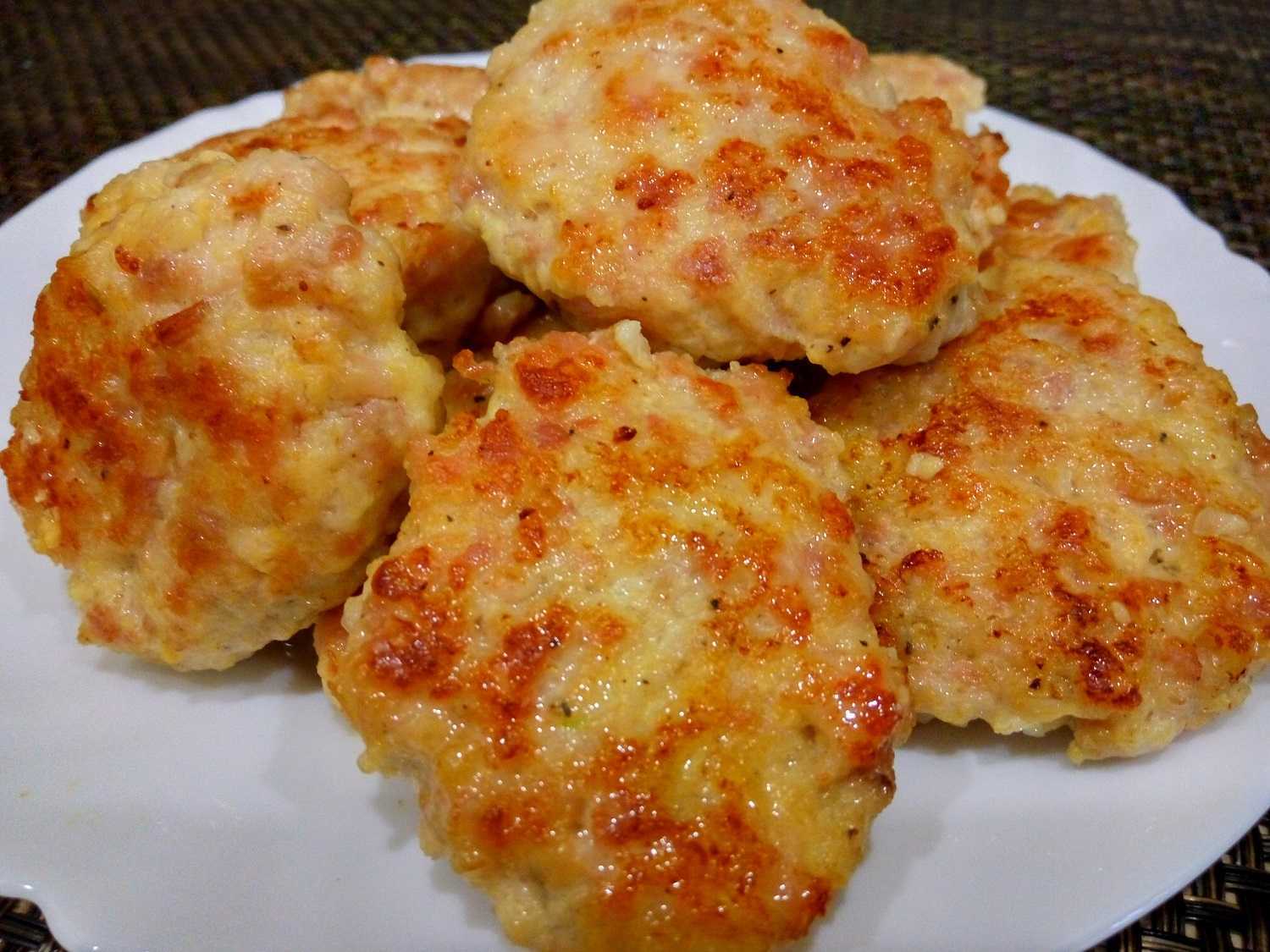 Котлеты из куриного фарша на сковороде - классический пошаговый рецепт с фото быстро и просто от риды хасановой  и алены каменвой