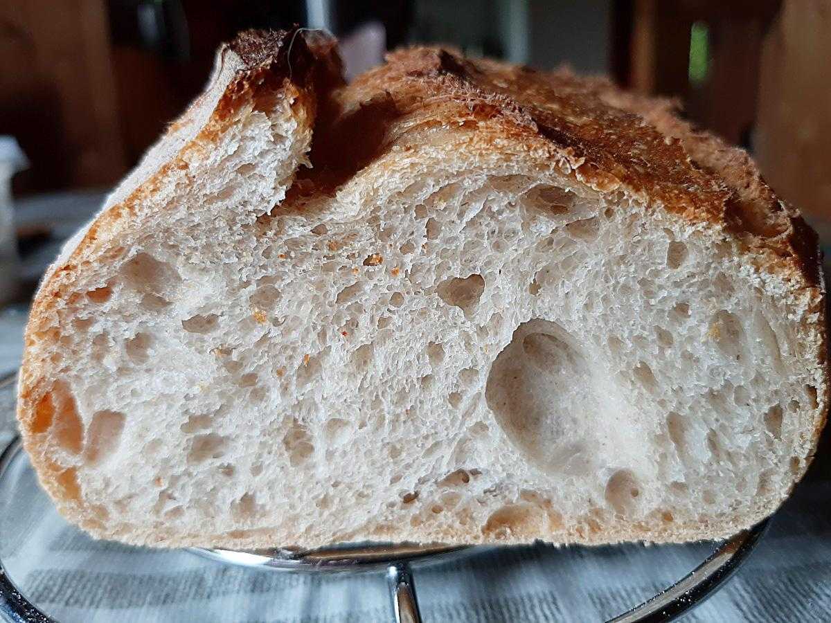 Пшеничный хлеб на ржаной закваске