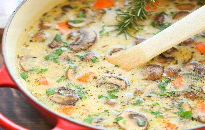 Три лучших супа с шампиньонами и плавленым сыром