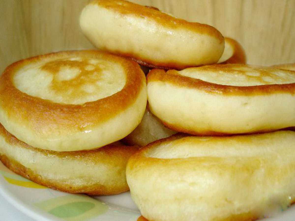 Оладьи на ряженке — 5 простых рецептов