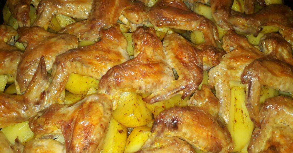 Картошка с куриными крылышками и сыром в духовке рецепт с фото пошагово - 1000.menu
