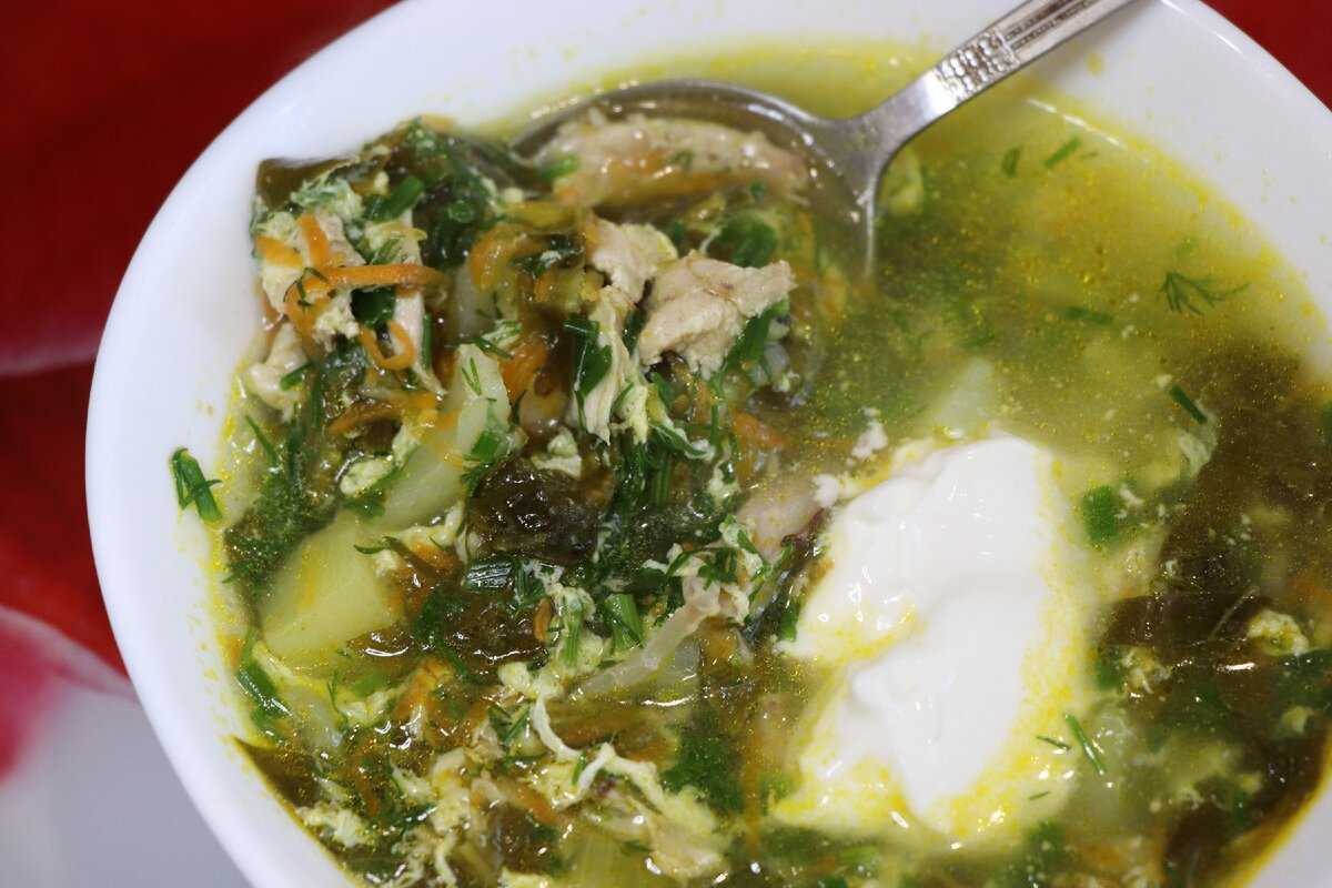 Как варить щавелевый суп с курицей и яйцом: рецепт с фото пошагово