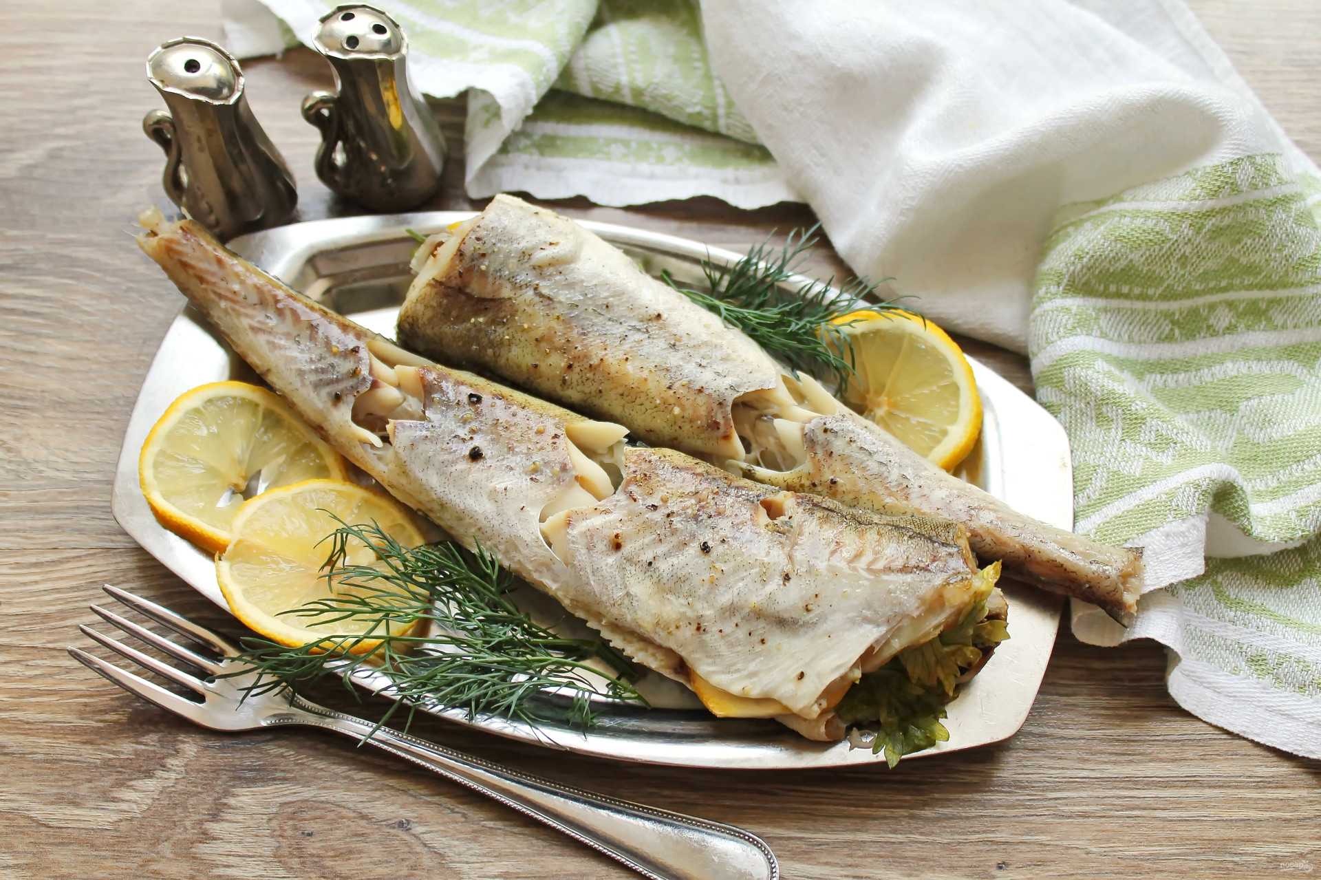 Минтай в духовке: 7 самых вкусных рецептов запеченной рыбы