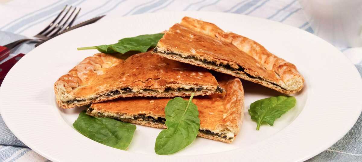 Пирог с щавелем — быстро и вкусно. 7 простых рецептов щавелевых пирогов