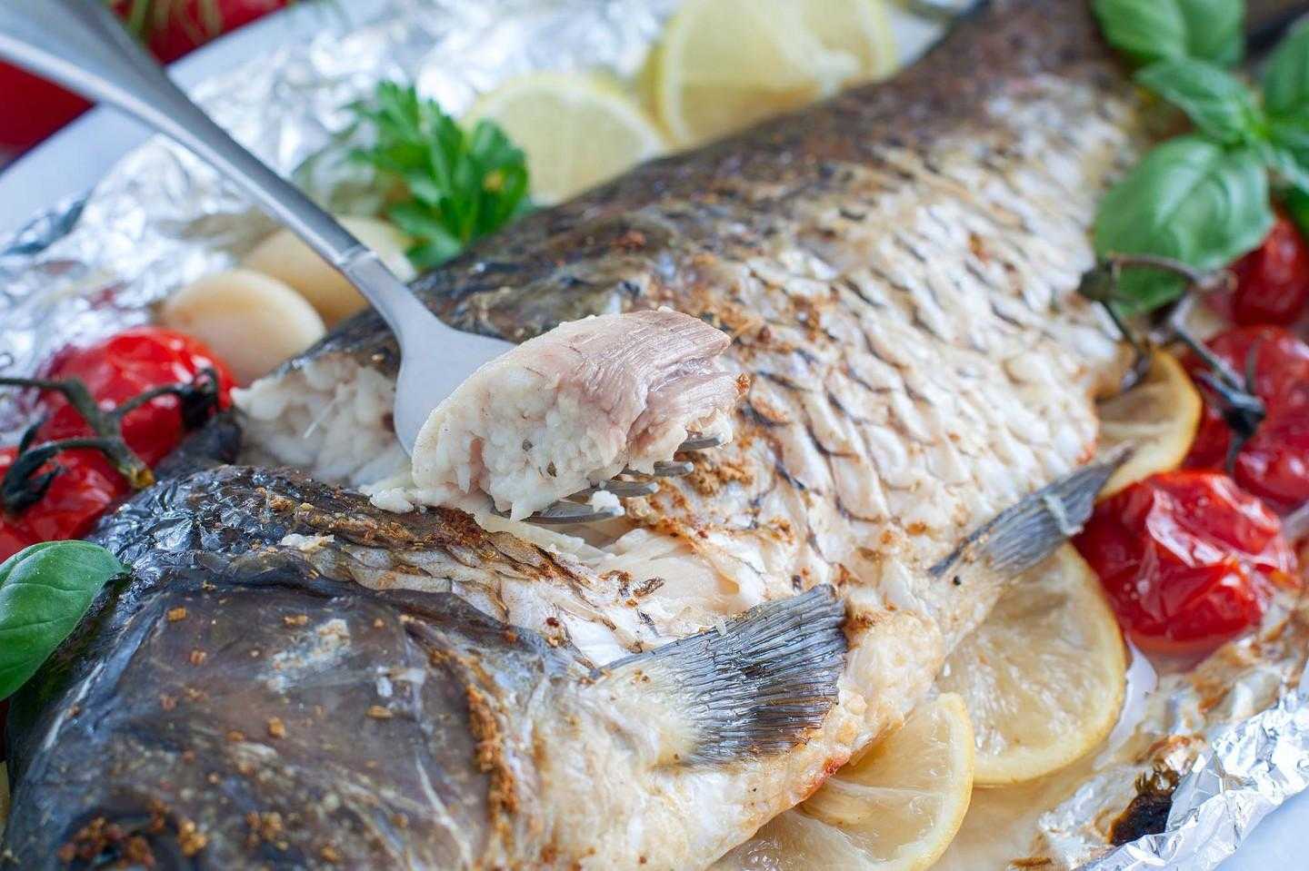 Как в духовке оригинально запечь вкусного карпа?
