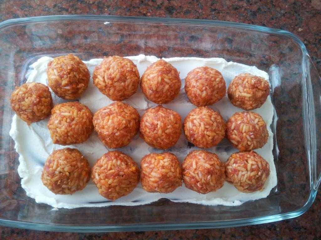 Ежики с рисом с томатной пастой рецепт с фото пошагово - 1000.menu
