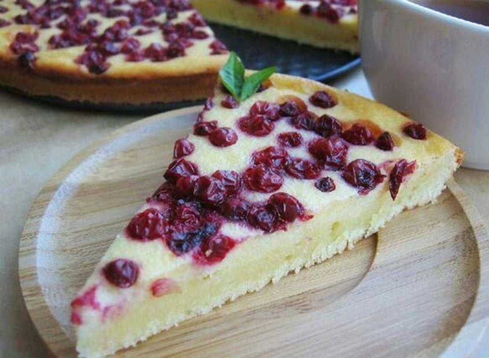 Пирог с брусникой: рецепт приготовления