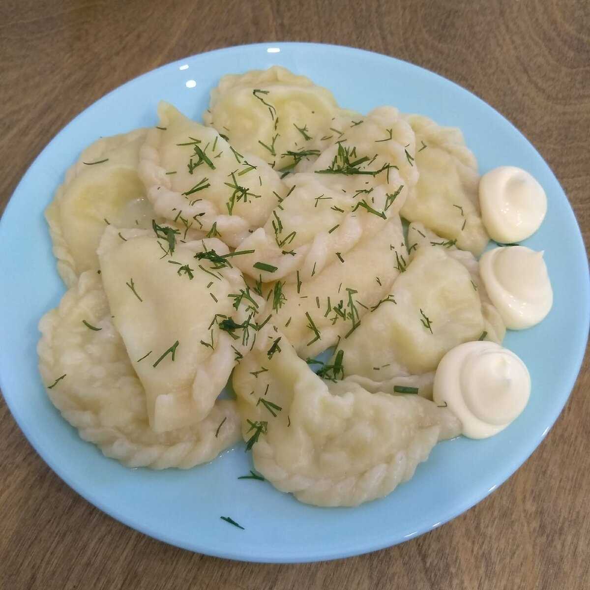 Пельмешки с картошкой и салом.