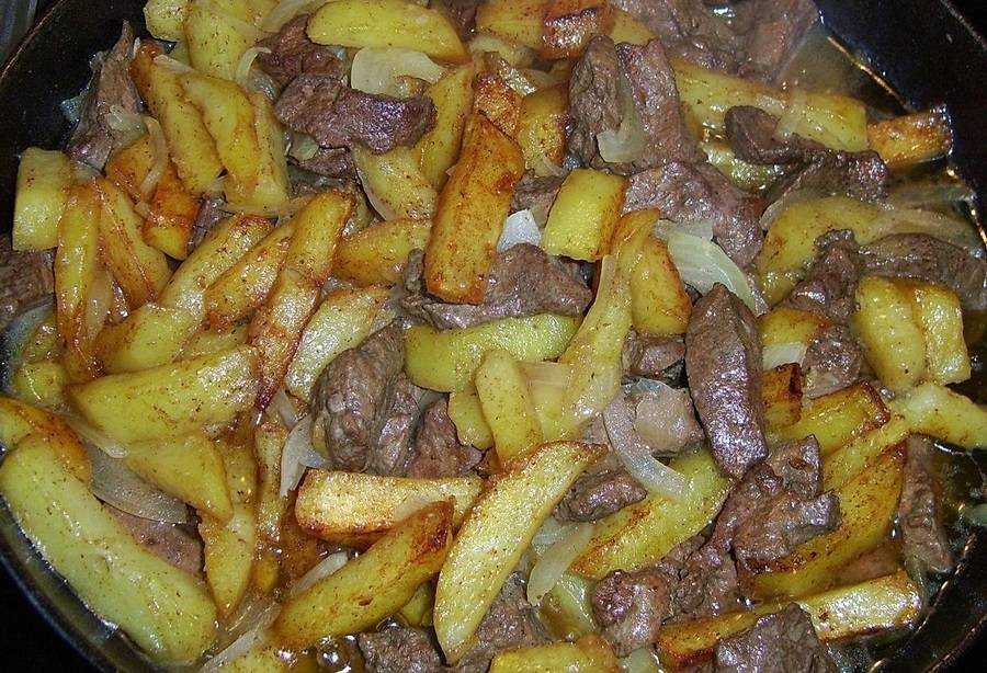 Тушеная картошка с куриной печенью в кастрюле  рецепт с изображением пошагово