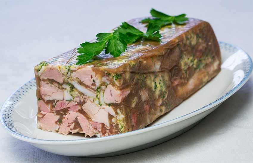 Рецепт холодца из свиной рульки и курицы - 14 пошаговых фото в рецепте