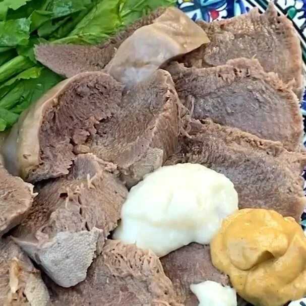 Гуляш из говядины с подливкой - классические рецепты