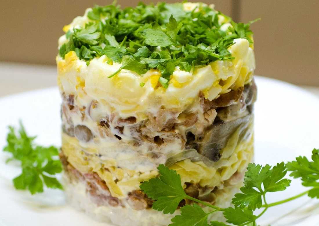 Салат обжорка — 8 разных классических рецептов