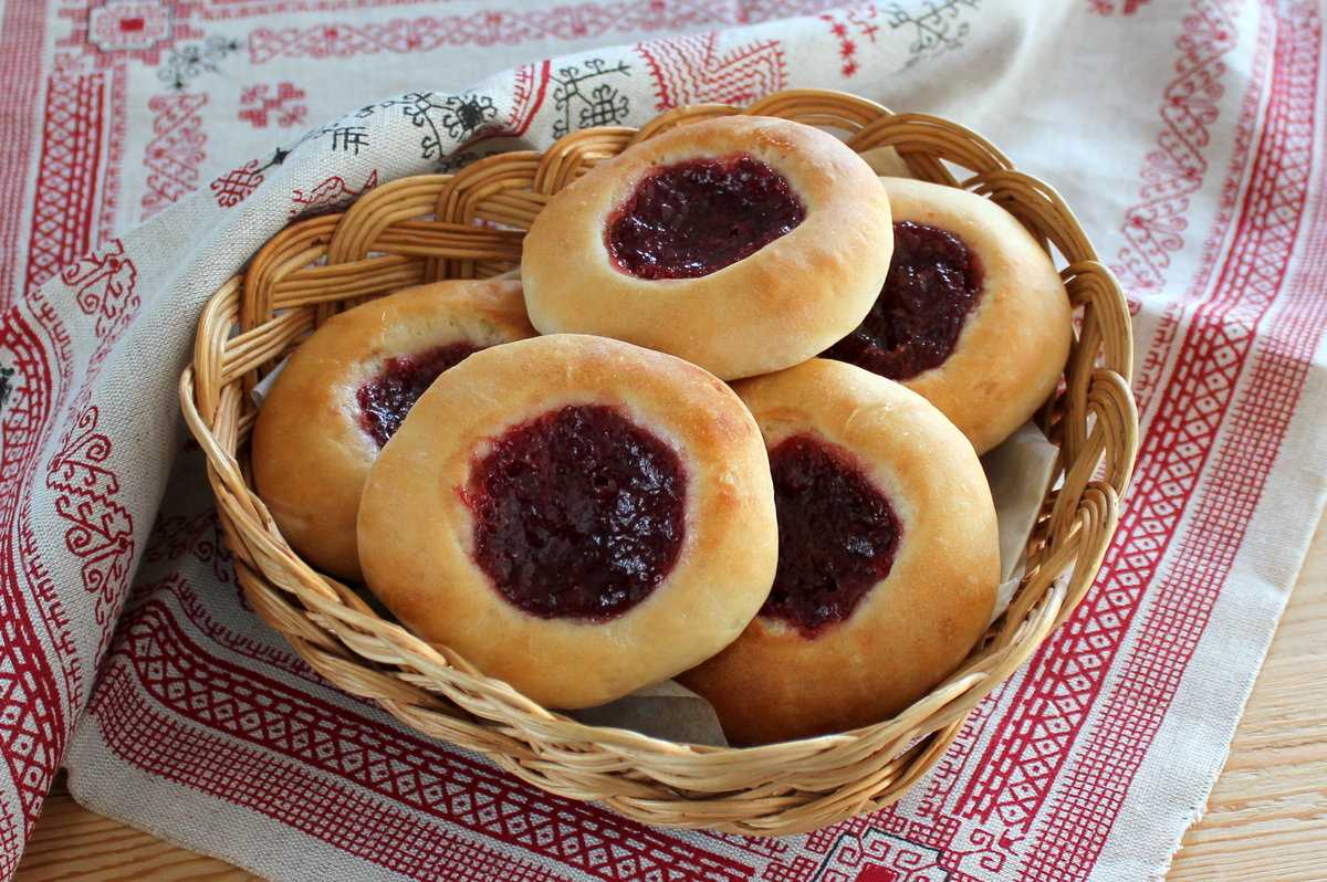 Ватрушки — 8 лучших домашних рецептов с творогом и без творога