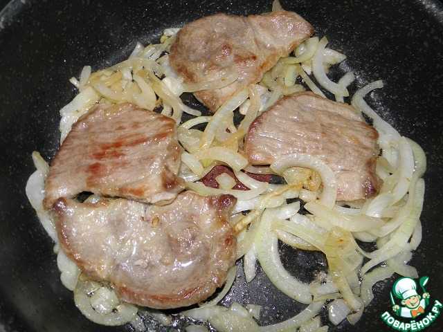 Свинина на сковороде — простые и вкусные рецепты