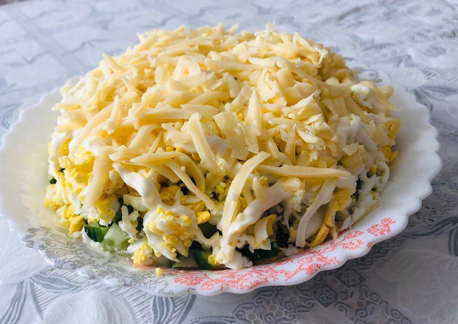 Салат с кальмарами яйцом и огурцом — самый вкусный и простой рецепт