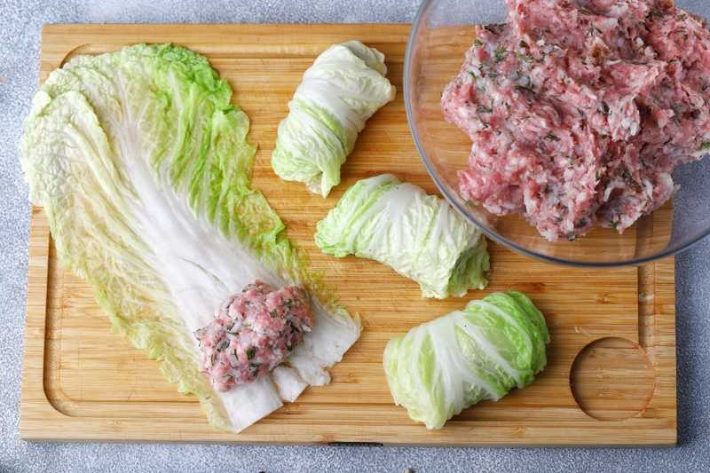 12 рецептов нежных и сочных голубцов из пекинской капусты