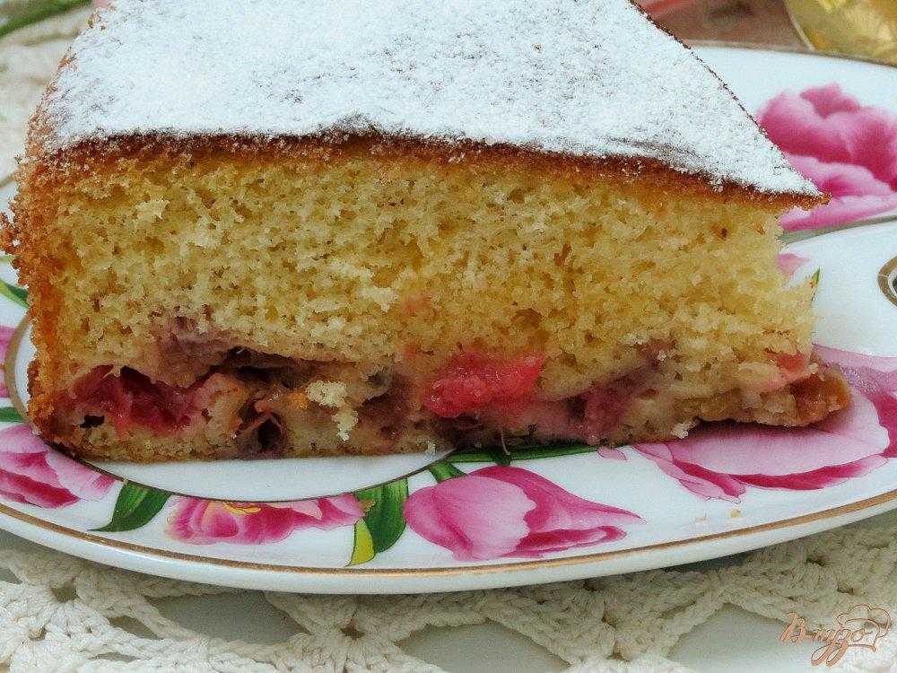 Шарлотка с ревенем