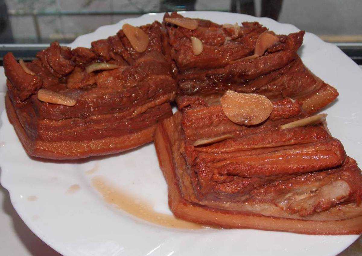 Сало, вареное в луковой шелухе — 6 самых вкусных рецептов посола