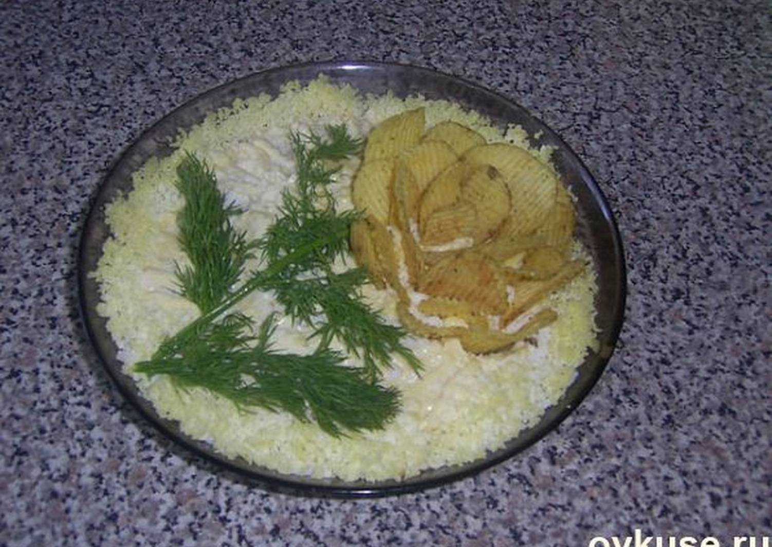 Салат «хризантема» с копченой курицей и грибами на праздничный стол