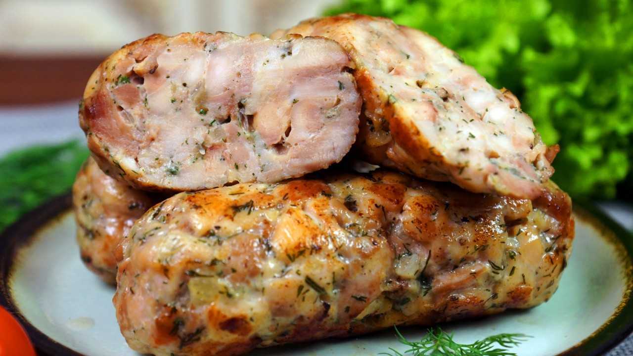 Домашняя колбаса из курицы | 4 рецепта с фото и видео