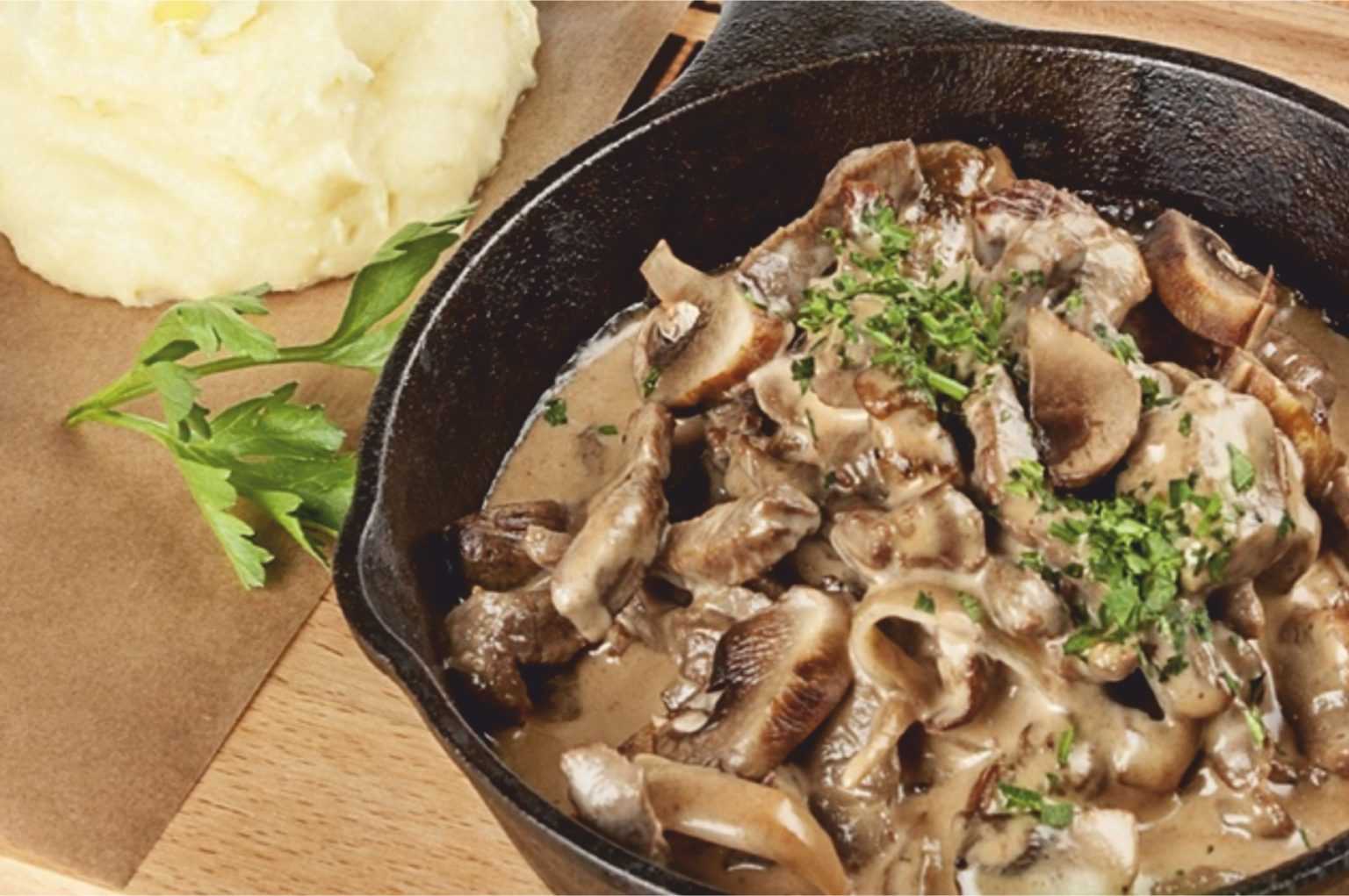 Как приготовить ⧼бефстроганов с грибами и луком ⧽- пошаговый рецепт - готовим дома