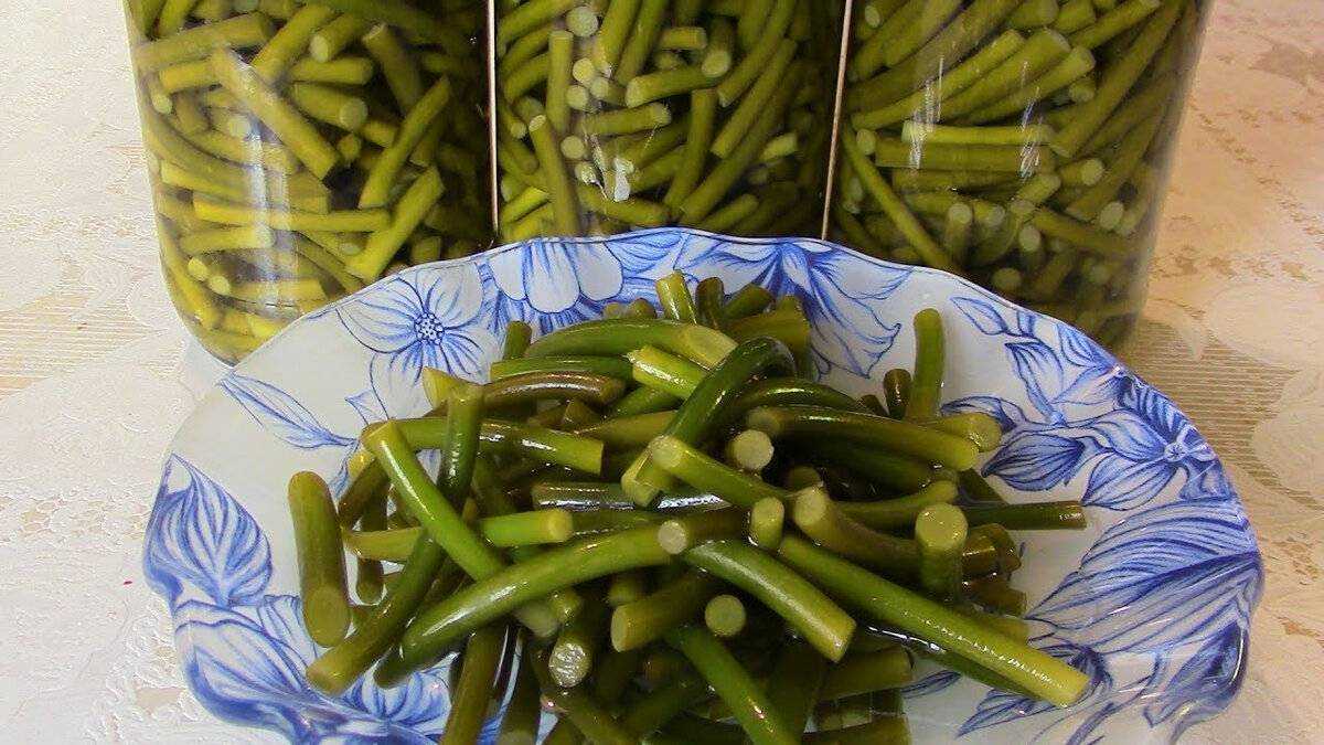 Лучшие рецепты приготовления стрелок чеснока на зиму в домашних условиях