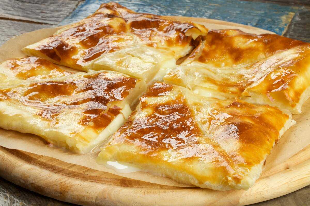 Хачапури с сыром из дрожжевого теста - 18 пошаговых фото в рецепте