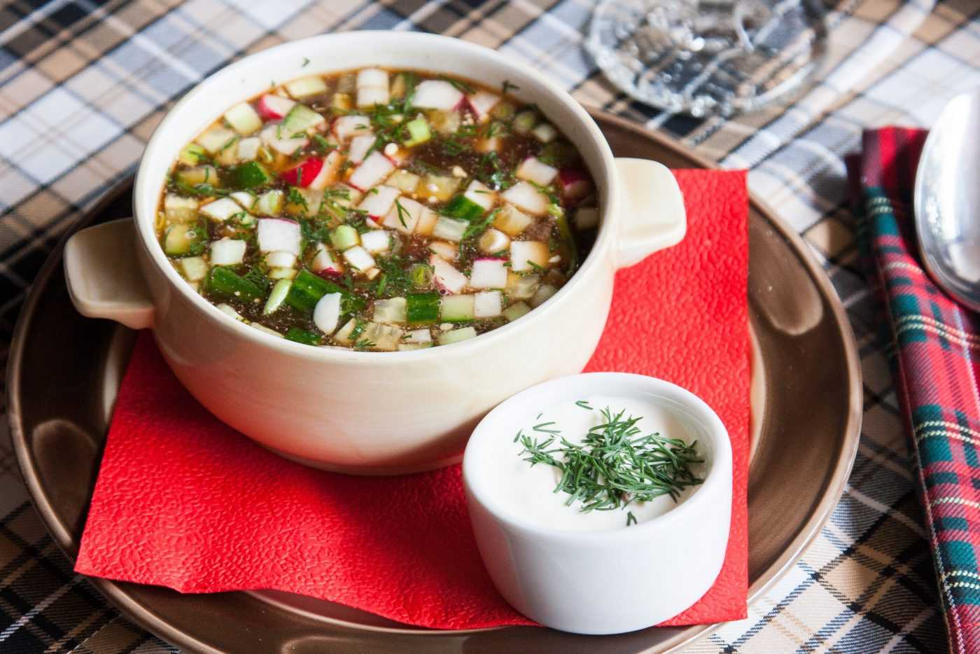 Вкусные рецепты классической окрошки на квасе — любимое освежающее блюдо