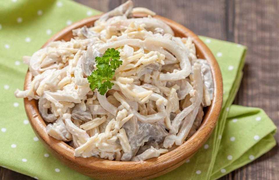Салаты с кальмарами. 8 простых и самых вкусных пошаговых рецептов с фото