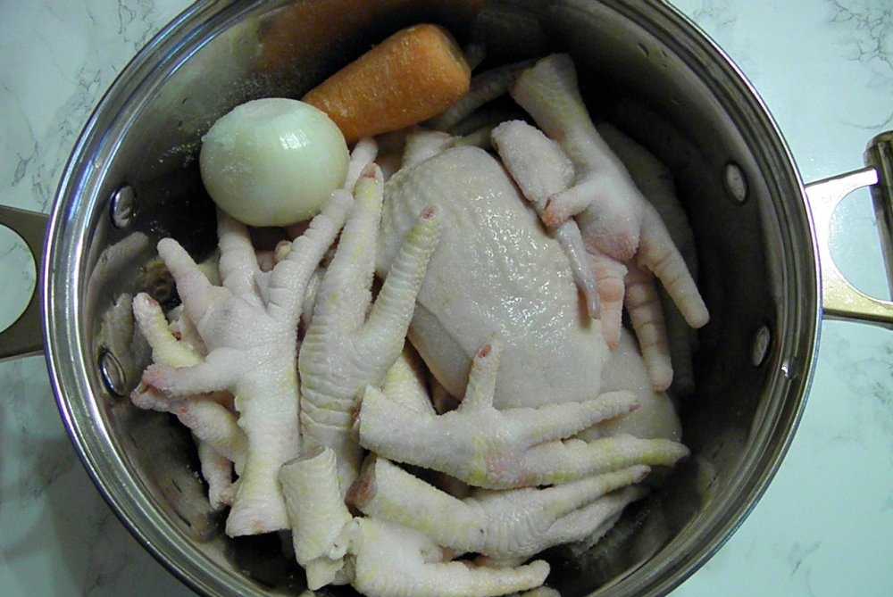Как приготовить холодец из курицы: 10 простых и вкусных рецептов