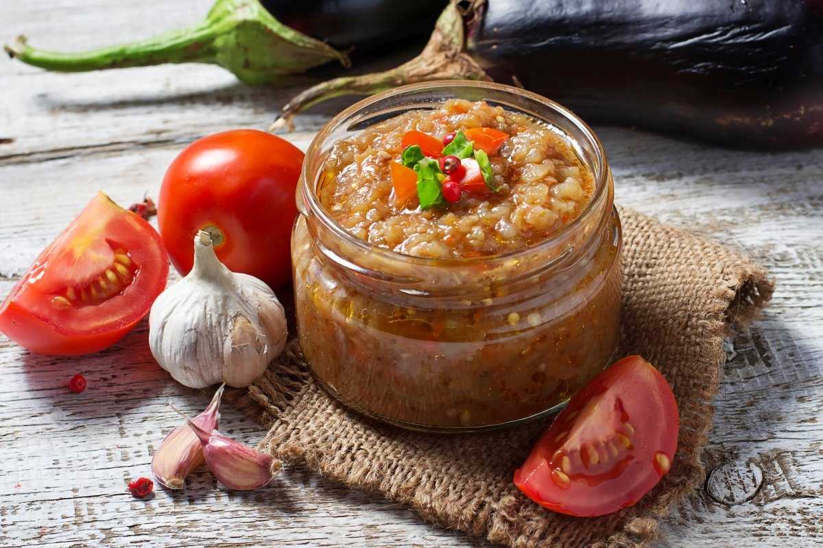 Баклажанная икра — 9 самых вкусных рецептов на зиму