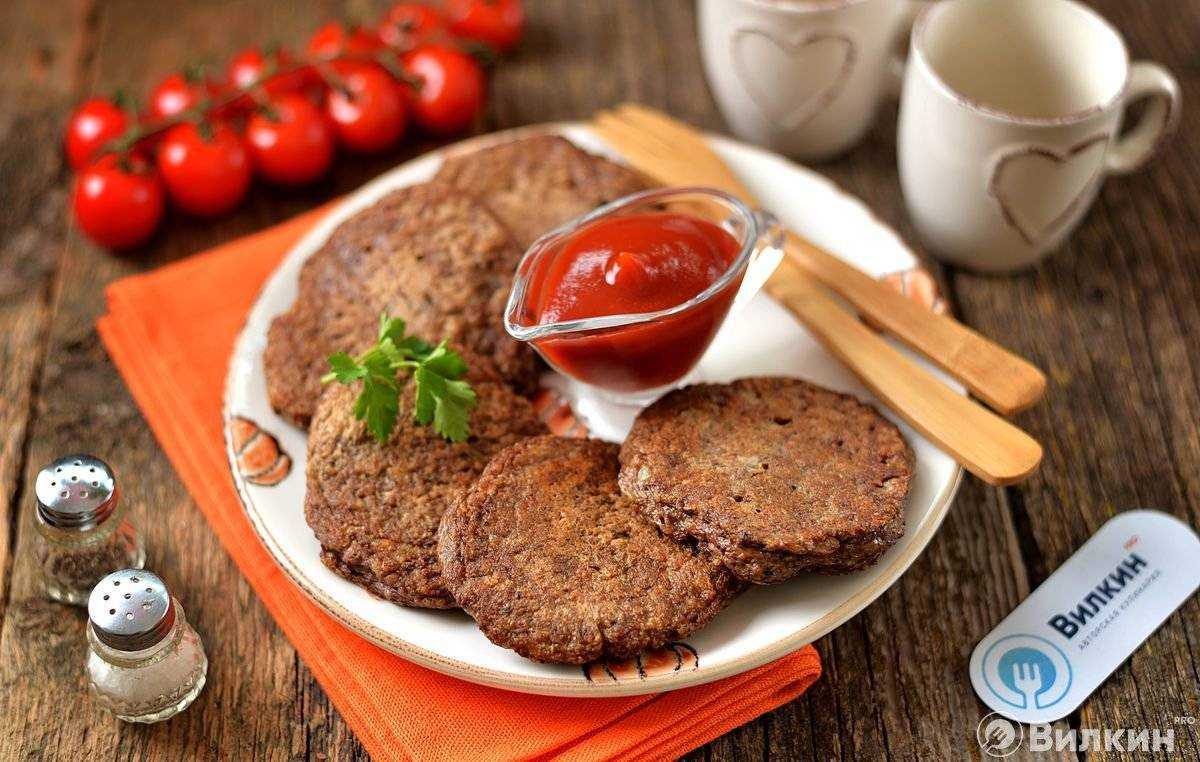 Оладьи из куриной печени / печеночные котлетки с луком
