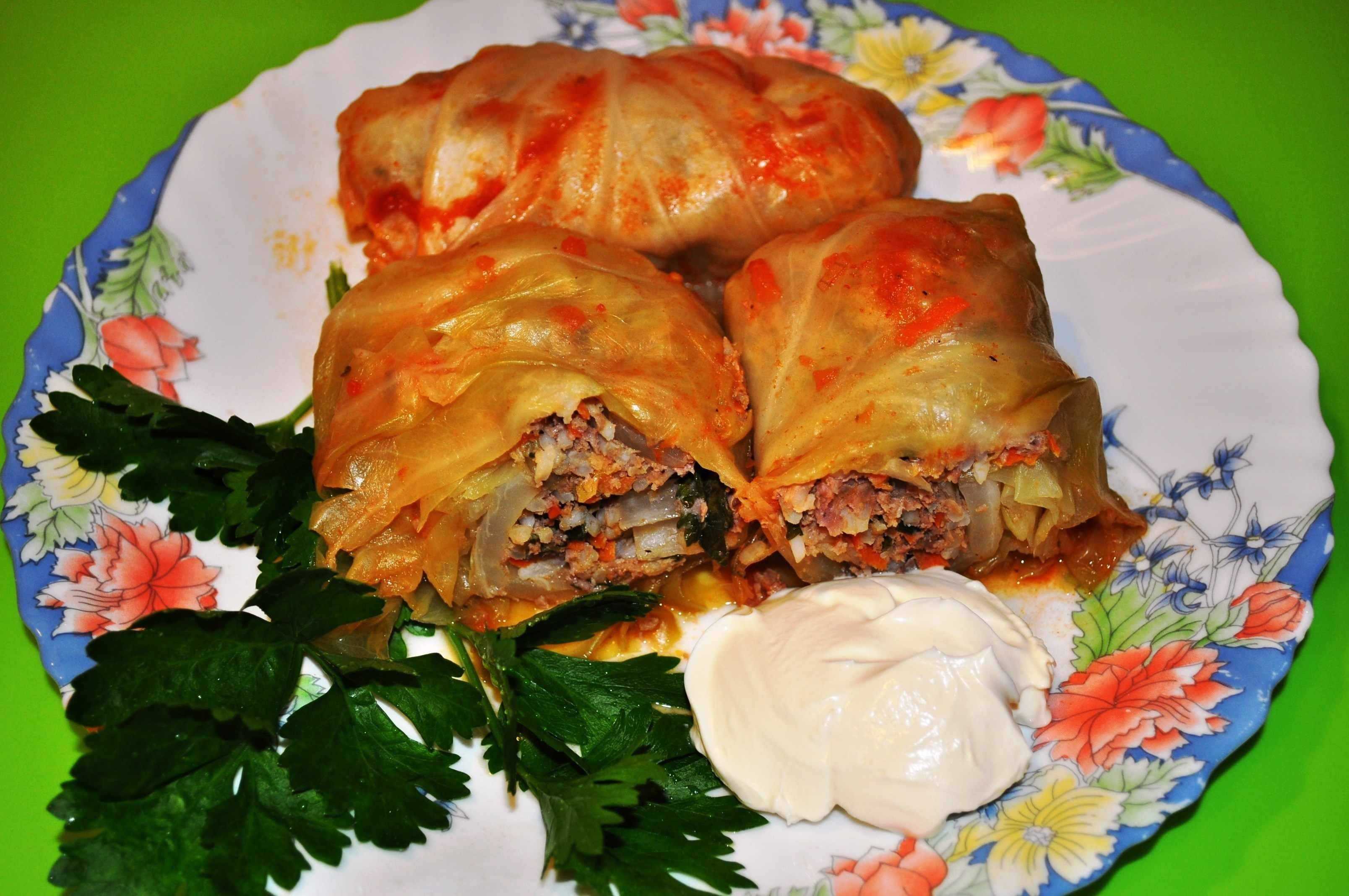 Голубцы по классическим рецептам - с рисом, фаршем и капустой