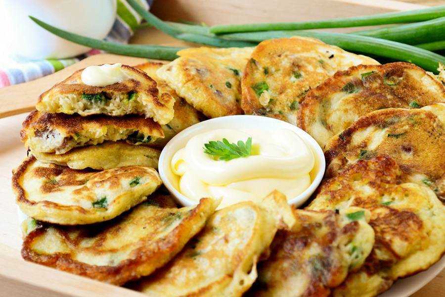 Оладьи на кефире с зеленью  рецепт с пошаговыми фото