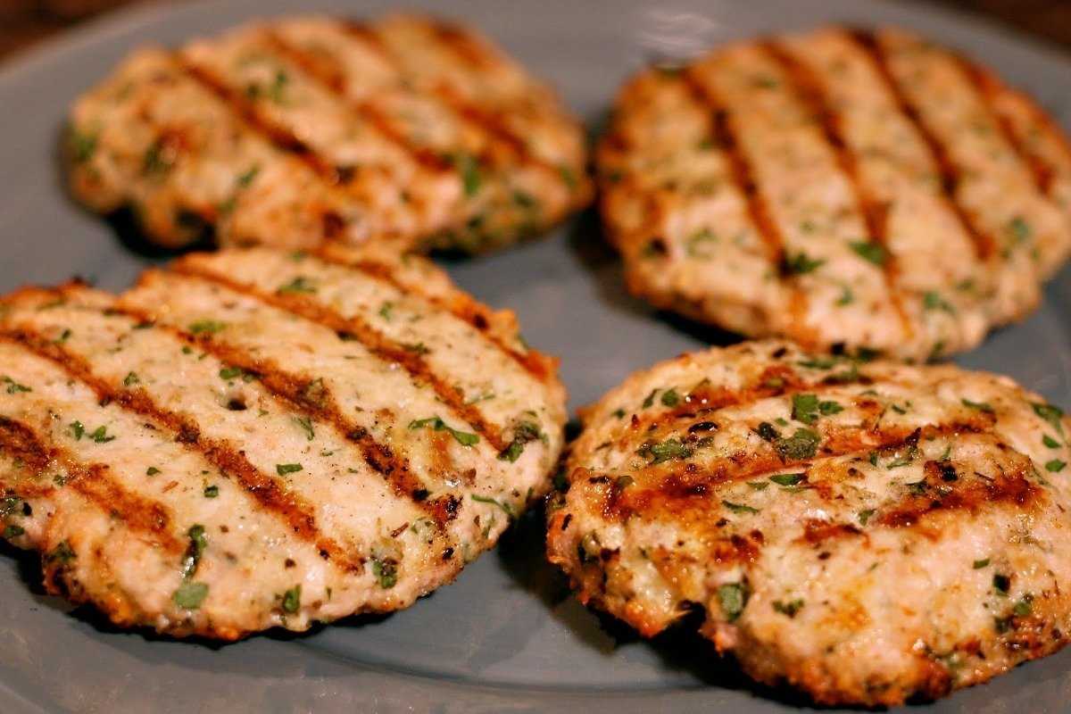 Шницель из фарша — вкусные, простые и оригинальные рецепты на каждый день