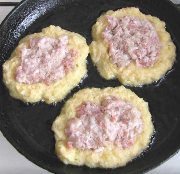 Картофельные драники (колдуны) с фаршем – 10 самых вкусных рецептов пошагового приготовления