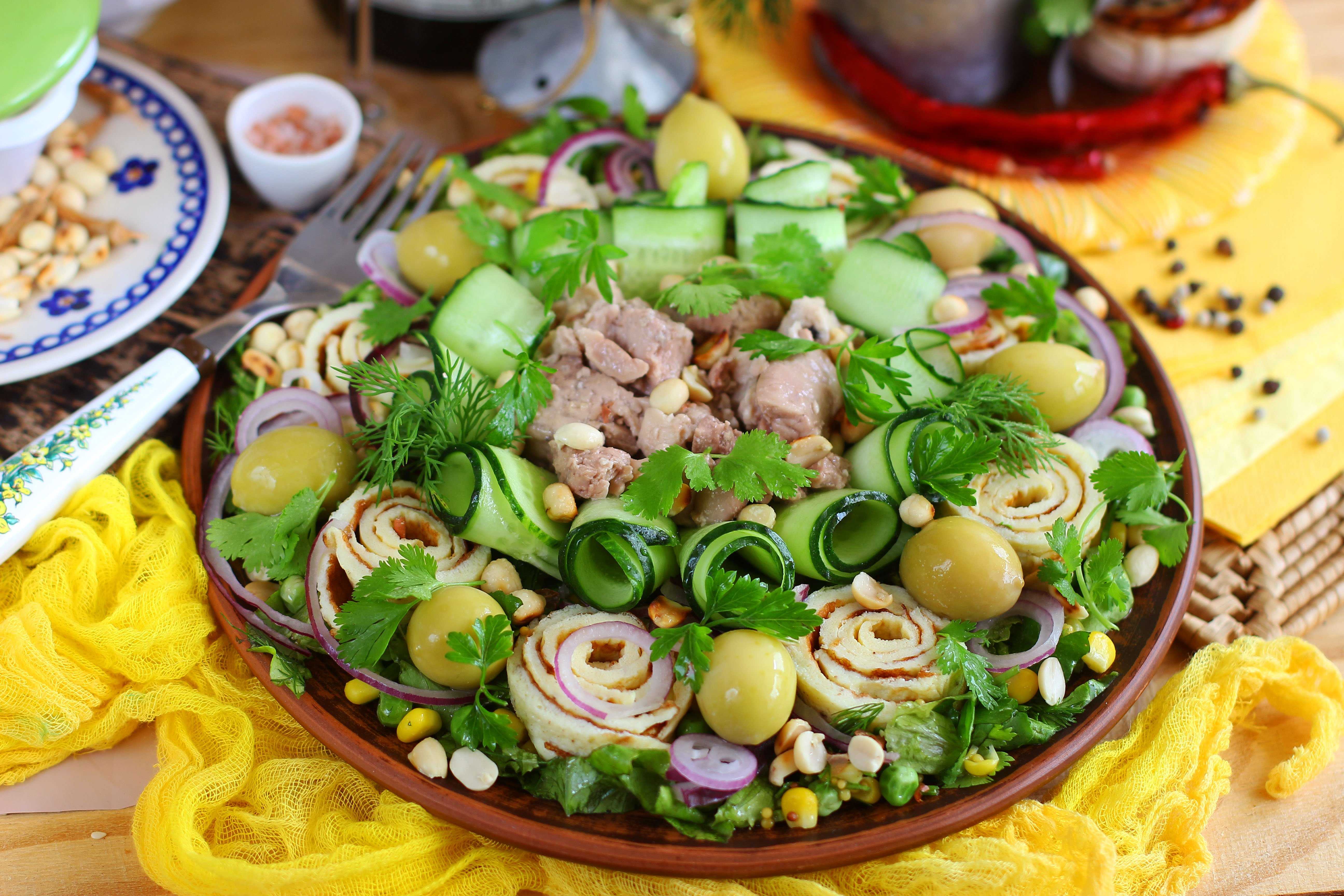 Салаты с печенью трески: 23 очень вкусных рецепта